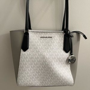 Michael kors shoulder bag